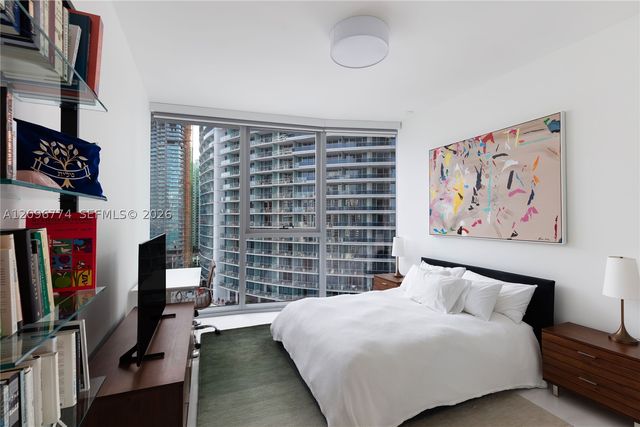 300 S Biscayne Blvd Way 2107, Miami, FL 33131