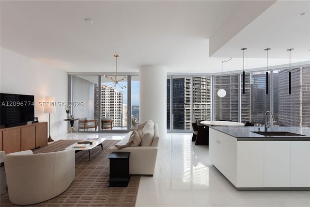 300 S Biscayne Blvd Way 2107, Miami, FL 33131