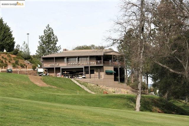 13133 Mohrmann St, Groveland, CA 95321