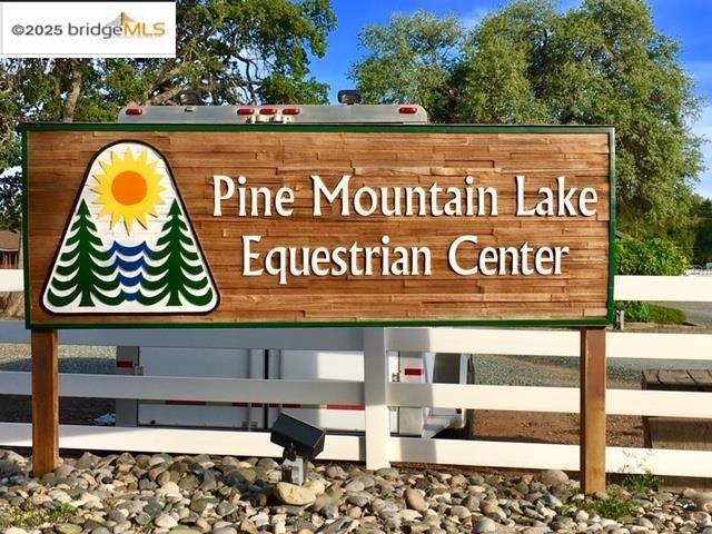 13133 Mohrmann St, Groveland, CA 95321