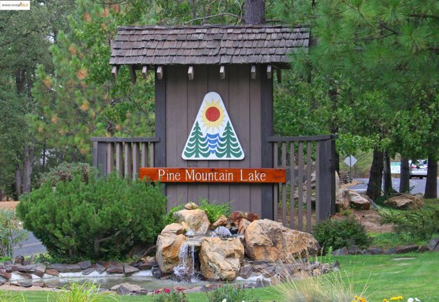 13133 Mohrmann St, Groveland, CA 95321