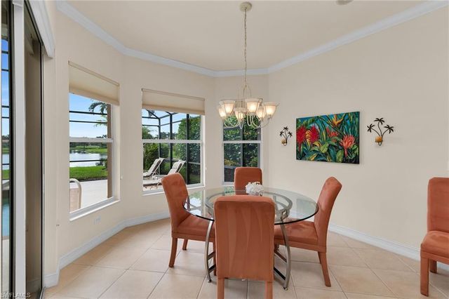 6718 Crowned Eagle LN, Naples, FL 34113