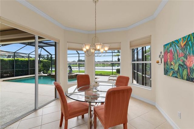 6718 Crowned Eagle LN, Naples, FL 34113