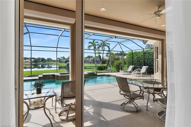 6718 Crowned Eagle LN, Naples, FL 34113