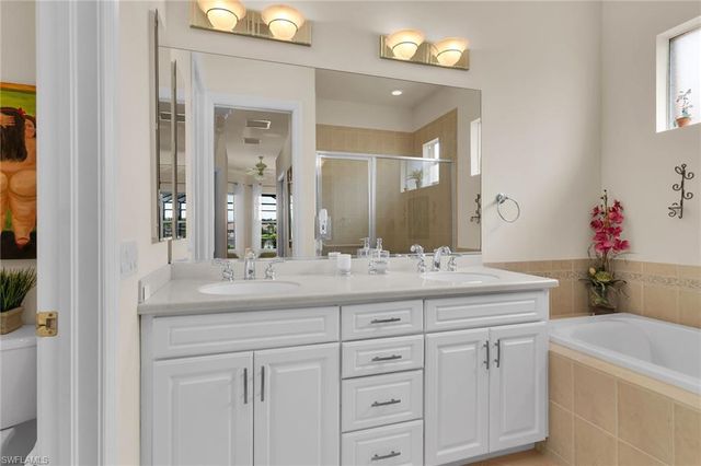 6718 Crowned Eagle LN, Naples, FL 34113