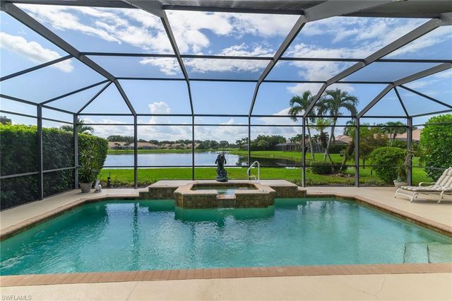 6718 Crowned Eagle LN, Naples, FL 34113