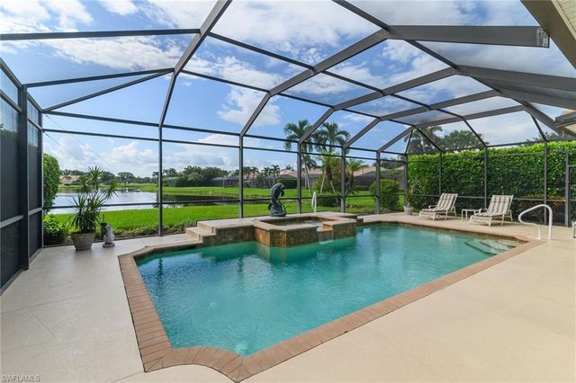 6718 Crowned Eagle LN, Naples, FL 34113