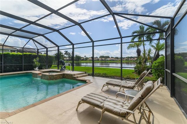 6718 Crowned Eagle LN, Naples, FL 34113