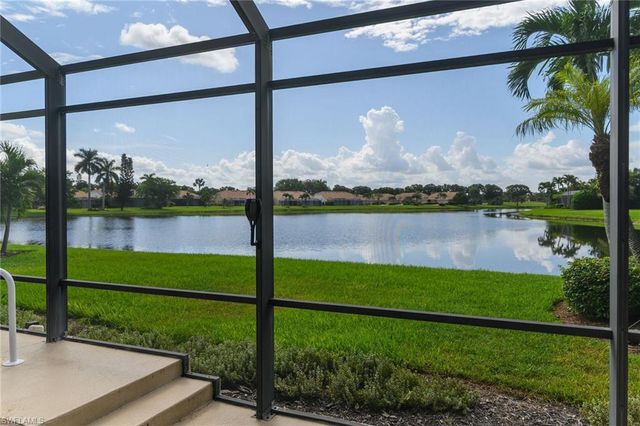 6718 Crowned Eagle LN, Naples, FL 34113