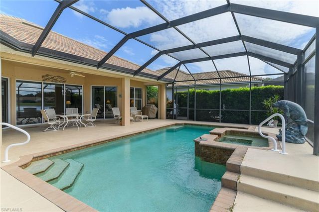 6718 Crowned Eagle LN, Naples, FL 34113