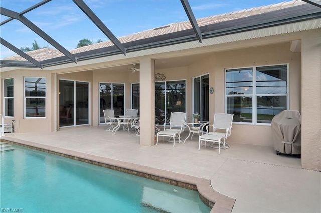 6718 Crowned Eagle LN, Naples, FL 34113