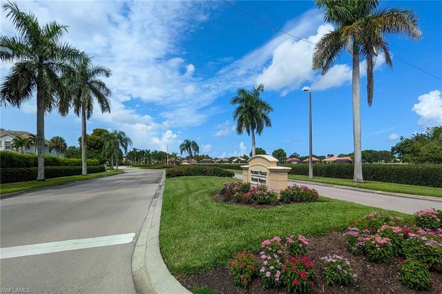 6718 Crowned Eagle LN, Naples, FL 34113