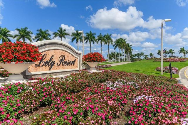 6718 Crowned Eagle LN, Naples, FL 34113