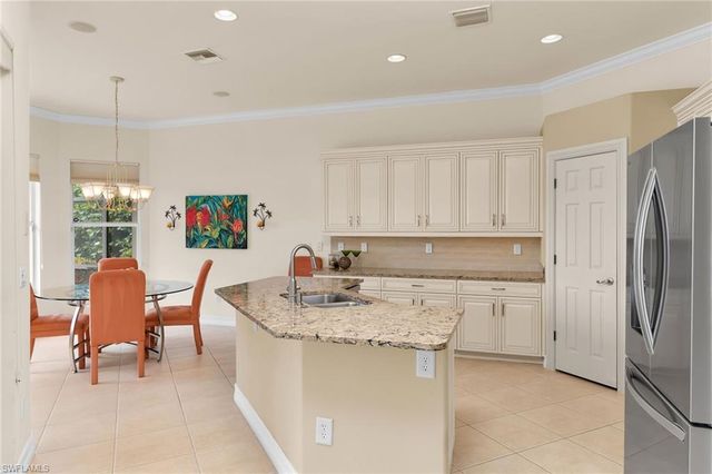 6718 Crowned Eagle LN, Naples, FL 34113