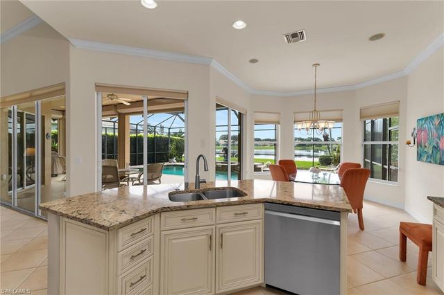 6718 Crowned Eagle LN, Naples, FL 34113