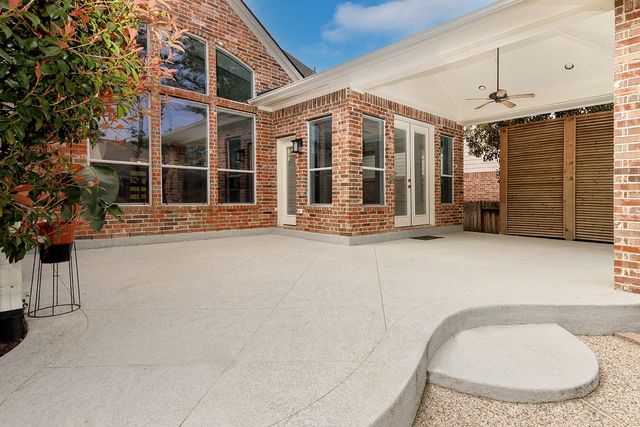 83 French Oaks, The Woodlands, TX 77382
