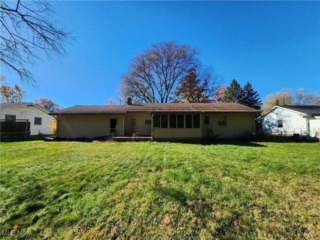 1649 Lancaster Drive, Youngstown, OH 44511