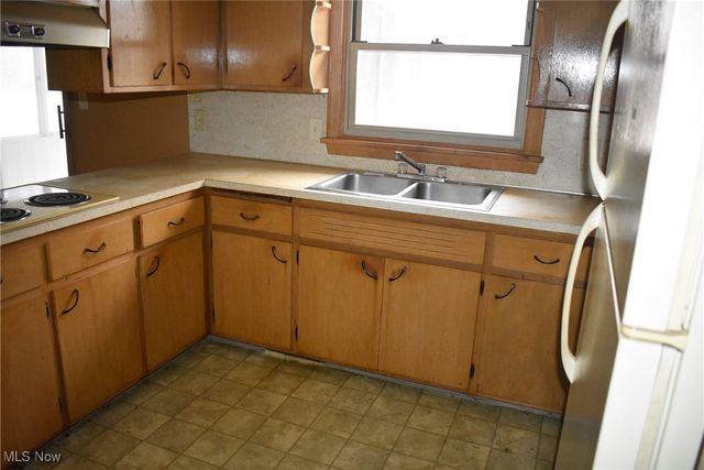 1649 Lancaster Drive, Youngstown, OH 44511