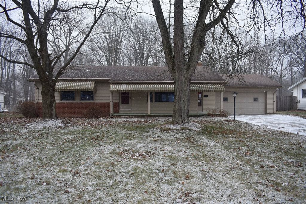 1649 Lancaster Drive, Youngstown, OH 44511