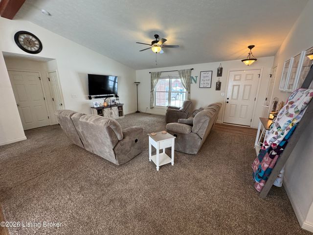 309 River Cliff Blvd, Brandenburg, KY 40108