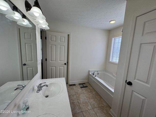 309 River Cliff Blvd, Brandenburg, KY 40108