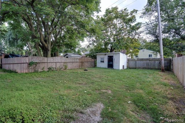 1921 Hanford Avenue, Lincoln Park, MI 48146