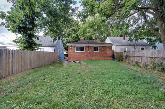 1921 Hanford Avenue, Lincoln Park, MI 48146