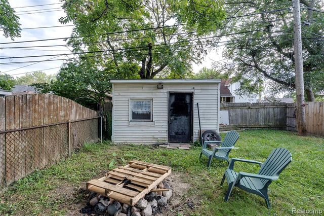 1921 Hanford Avenue, Lincoln Park, MI 48146