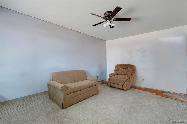 1921 Hanford Avenue, Lincoln Park, MI 48146