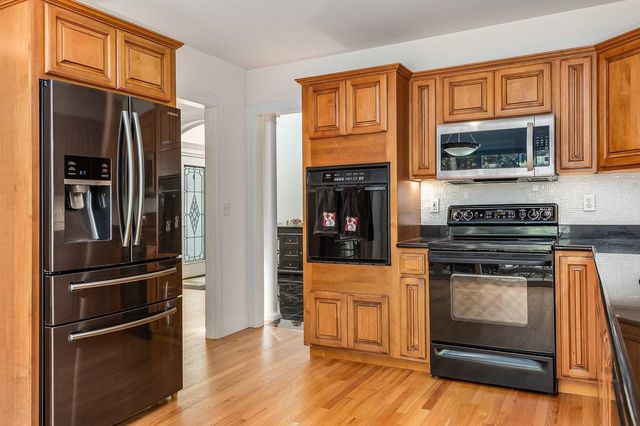 9 Katie Lane, Hampton, NH 03842
