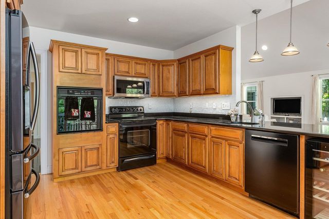 9 Katie Lane, Hampton, NH 03842