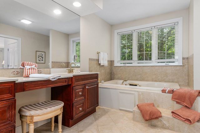 9 Katie Lane, Hampton, NH 03842