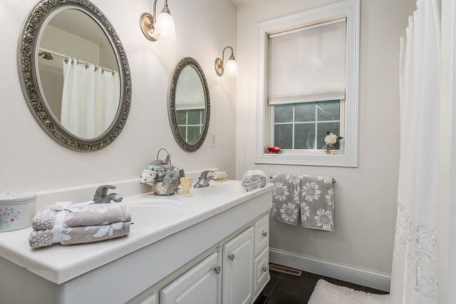 9 Katie Lane, Hampton, NH 03842