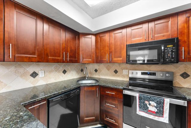 4240 Village Drive D, Delray Beach, FL 33445