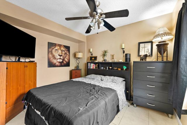 4240 Village Drive D, Delray Beach, FL 33445