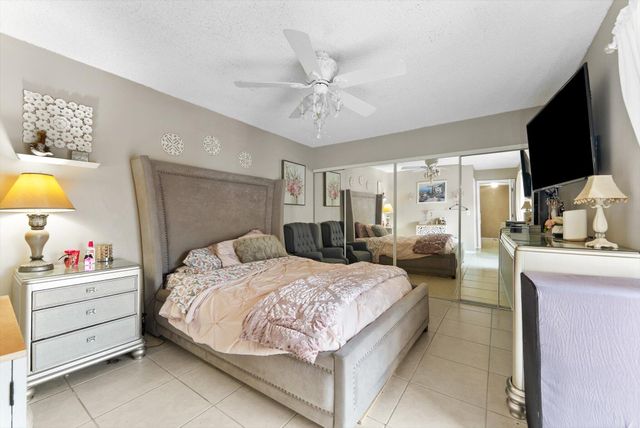 4240 Village Drive D, Delray Beach, FL 33445