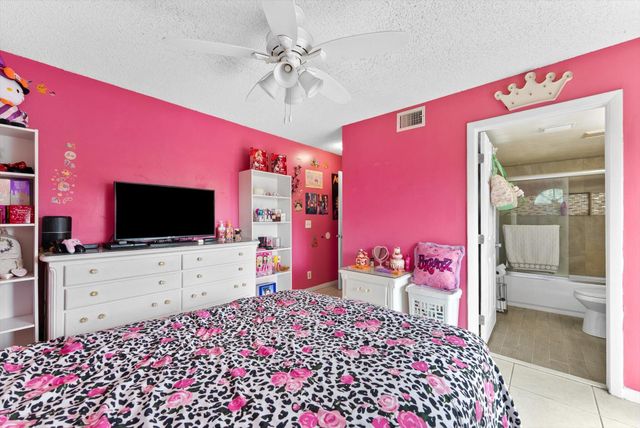 4240 Village Drive D, Delray Beach, FL 33445