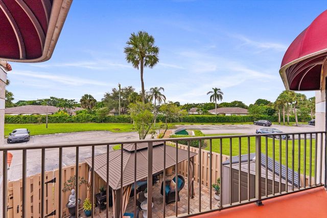 4240 Village Drive D, Delray Beach, FL 33445