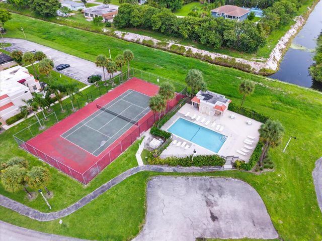 4240 Village Drive D, Delray Beach, FL 33445