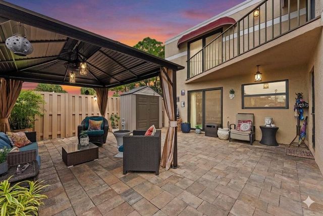 4240 Village Drive D, Delray Beach, FL 33445