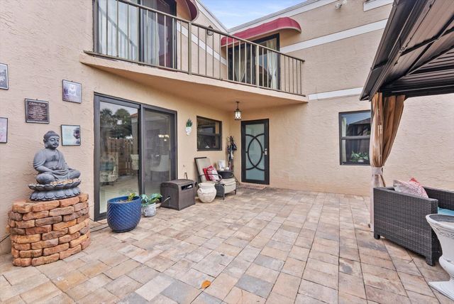 4240 Village Drive D, Delray Beach, FL 33445