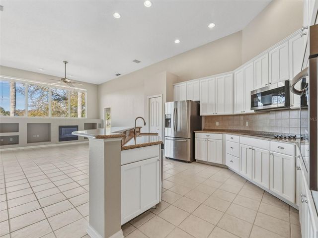 6107 COGNAC CIRCLE, Lutz, FL 33558