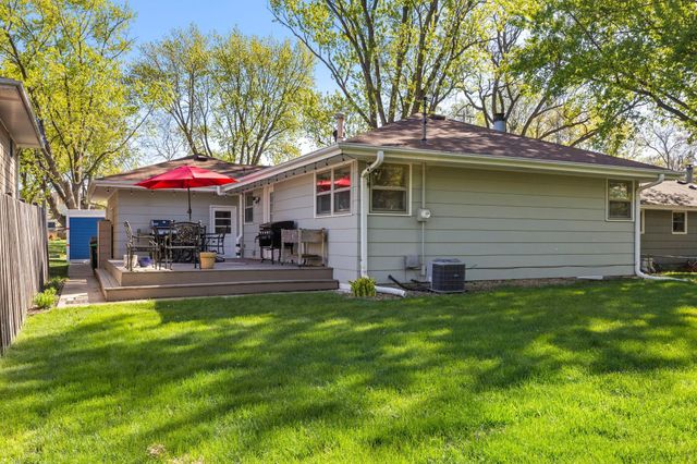 5116 Millpond Place, Edina, MN 55436