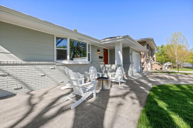 5116 Millpond Place, Edina, MN 55436