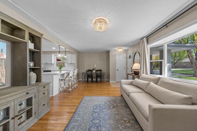 5116 Millpond Place, Edina, MN 55436