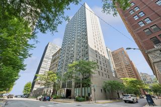 253 E Delaware Place 7G, Chicago, IL 60611