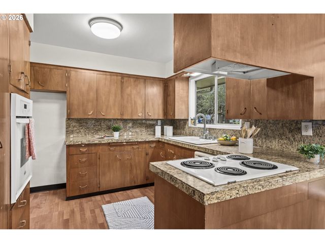 701 Ne 194TH Ave, Portland, OR 97230