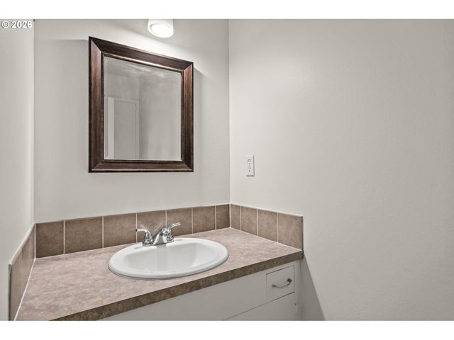 701 Ne 194TH Ave, Portland, OR 97230