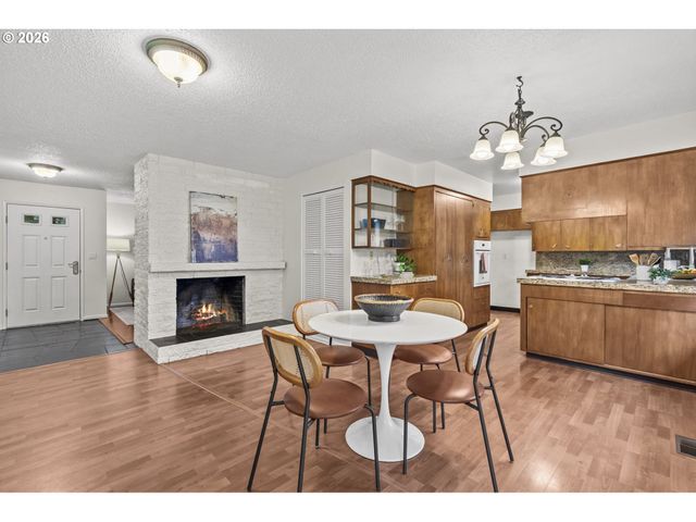 701 Ne 194TH Ave, Portland, OR 97230