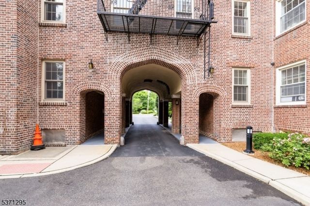 133 Summit Avenue Unit 10 10, Summit City, NJ 07901